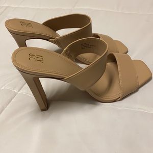 Nude sexsy Sandal heels